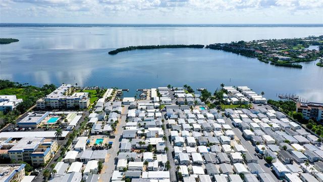 36 TWIN SHORES BOULEVARD, Longboat Key, FL 34228