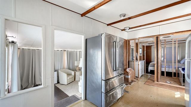 36 TWIN SHORES BOULEVARD, Longboat Key, FL 34228