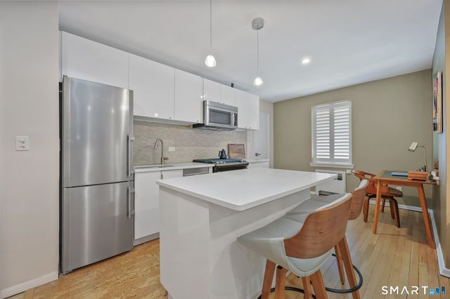 52 Lafayette Place 1F, Greenwich, CT 06830