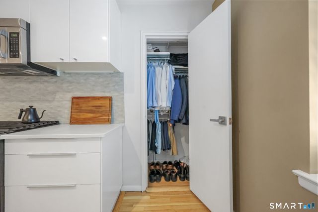 52 Lafayette Place 1F, Greenwich, CT 06830