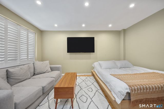 52 Lafayette Place 1F, Greenwich, CT 06830
