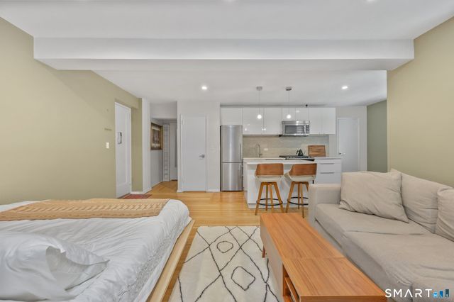 52 Lafayette Place 1F, Greenwich, CT 06830
