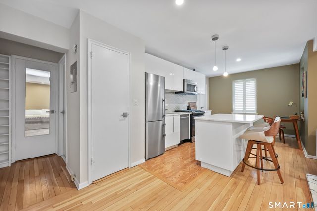 52 Lafayette Place 1F, Greenwich, CT 06830