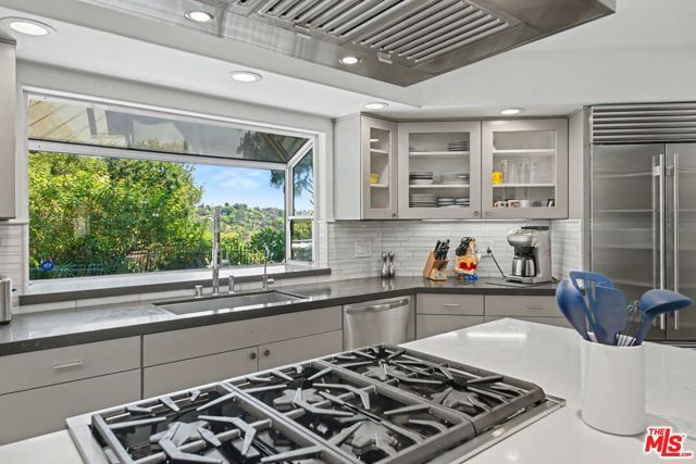 12004 Briarvale Lane, Studio City (los Angeles), CA 91604