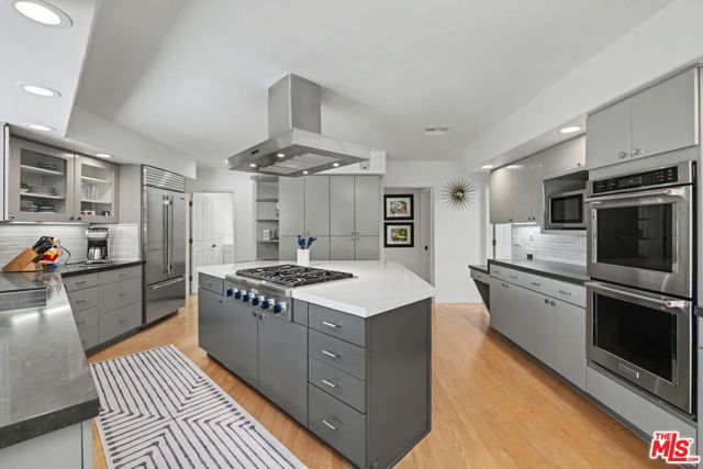 12004 Briarvale Lane, Studio City (los Angeles), CA 91604