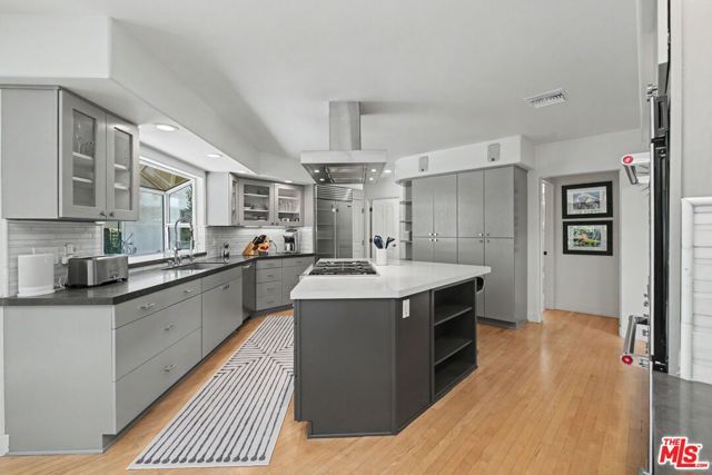 12004 Briarvale Lane, Studio City (los Angeles), CA 91604