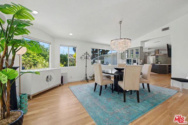 12004 Briarvale Lane, Studio City (los Angeles), CA 91604