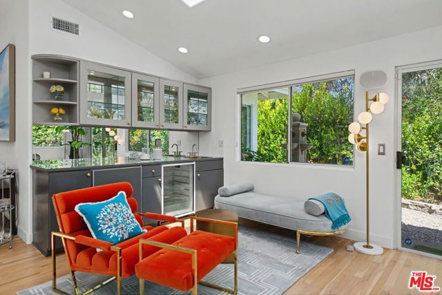 12004 Briarvale Lane, Studio City (los Angeles), CA 91604