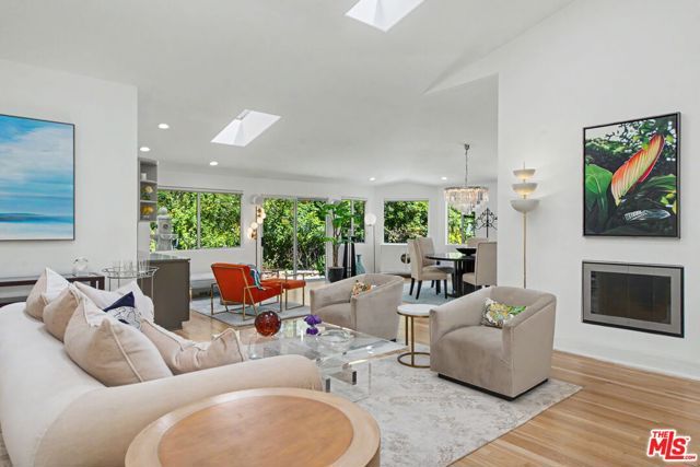 12004 Briarvale Lane, Studio City (los Angeles), CA 91604