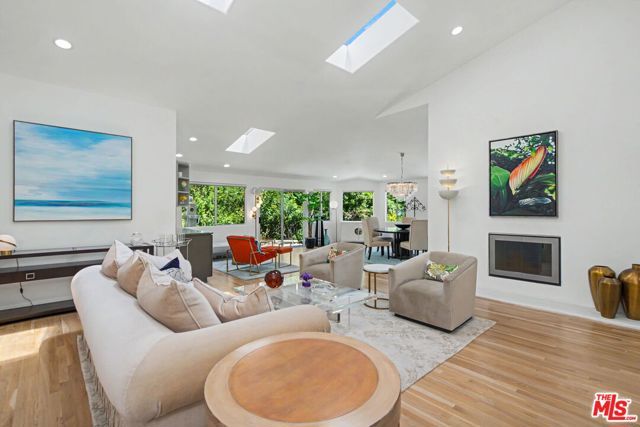 12004 Briarvale Lane, Studio City (los Angeles), CA 91604
