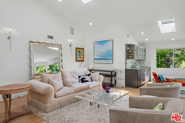 12004 Briarvale Lane, Studio City (los Angeles), CA 91604