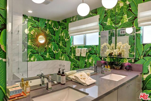 12004 Briarvale Lane, Studio City (los Angeles), CA 91604