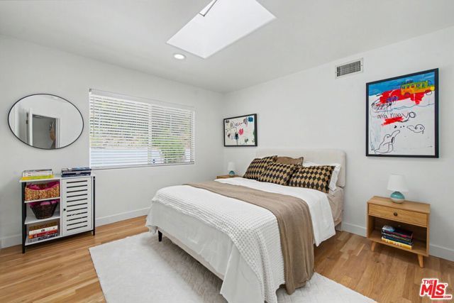 12004 Briarvale Lane, Studio City (los Angeles), CA 91604