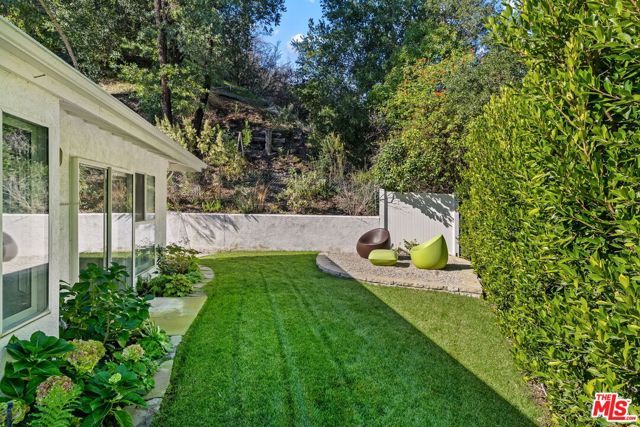12004 Briarvale Lane, Studio City (los Angeles), CA 91604