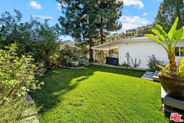 12004 Briarvale Lane, Studio City (los Angeles), CA 91604