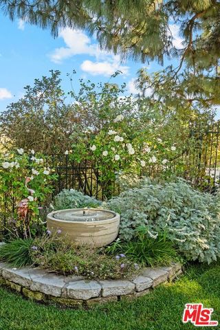 12004 Briarvale Lane, Studio City (los Angeles), CA 91604