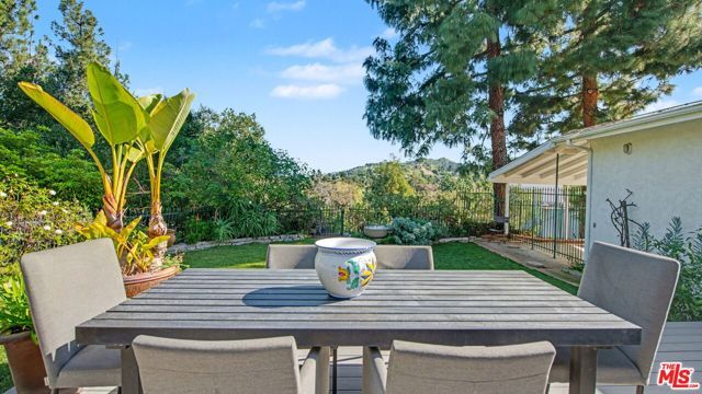 12004 Briarvale Lane, Studio City (los Angeles), CA 91604