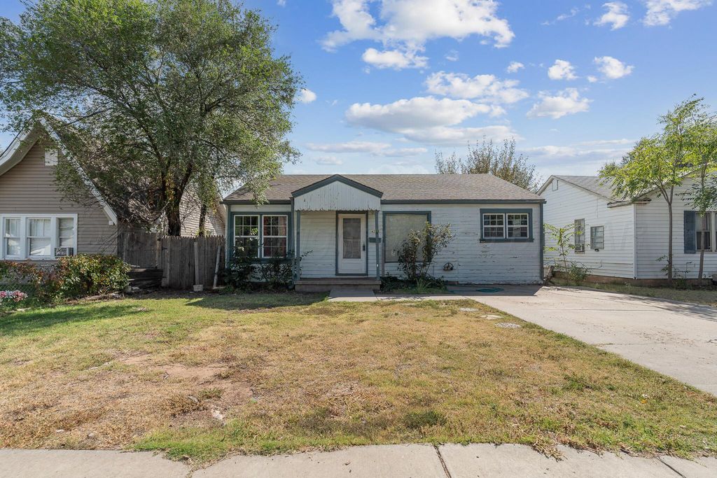 4243 SW 14TH Avenue, Amarillo, TX 79106