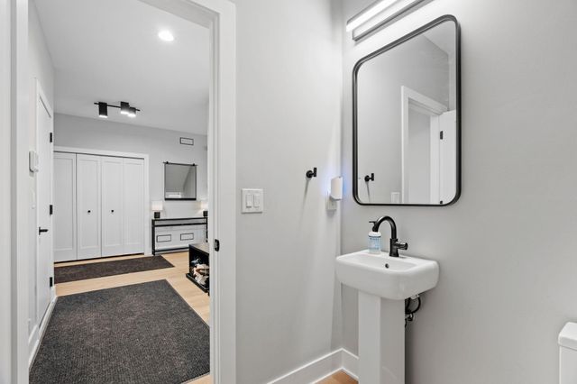 4052 Alabama Avenue S, Saint Louis Park, MN 55416
