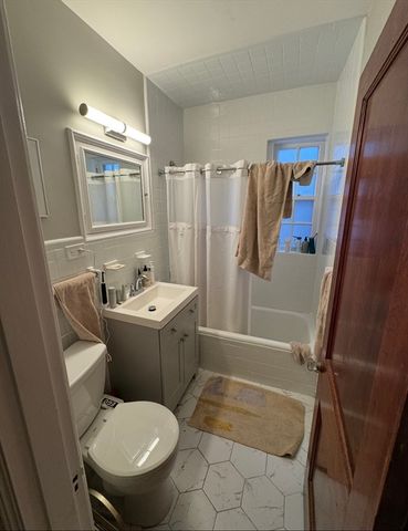 1572 Mass Ave 55, Cambridge, MA 02138