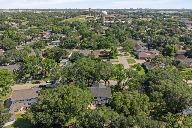 3030 Broadmoor Drive, Sugar Land, TX 77478