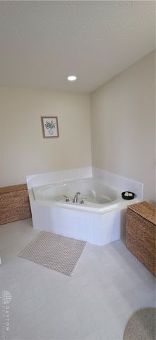 44 Churchill Manor Court, Monroe, OH 45044