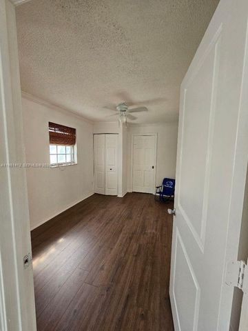 2885 Cambridge Rd, Lake Worth, FL 33462