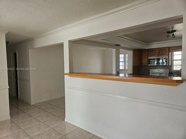 2885 Cambridge Rd, Lake Worth, FL 33462