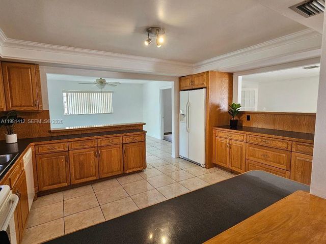 2885 Cambridge Rd, Lake Worth, FL 33462