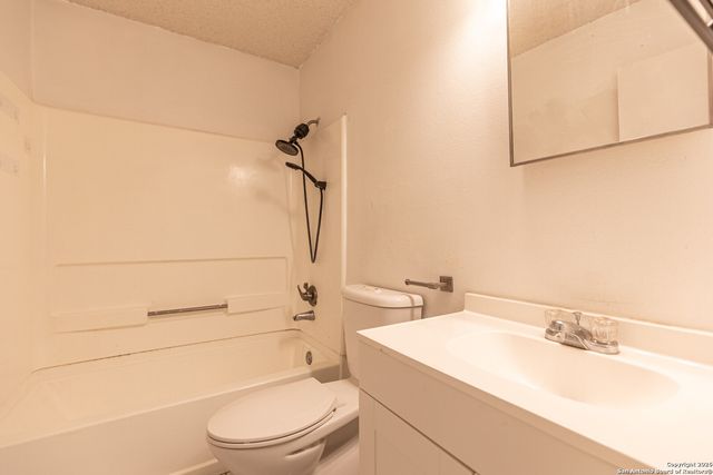 2914 Jardines, San Antonio, TX 78237