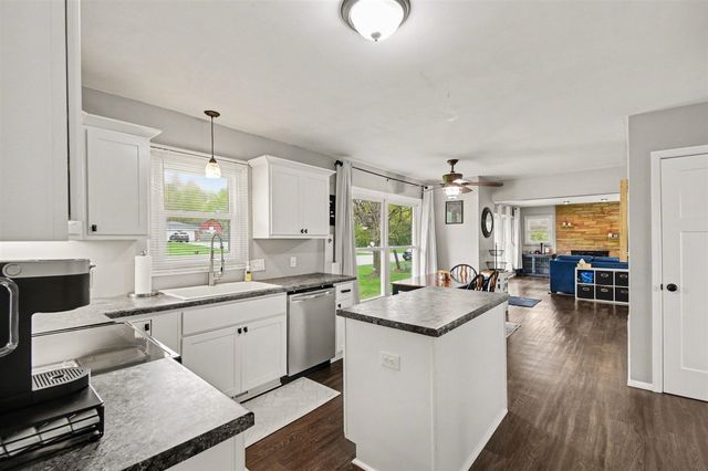 1040 6 Mile Road, Comstock Park, MI 49321