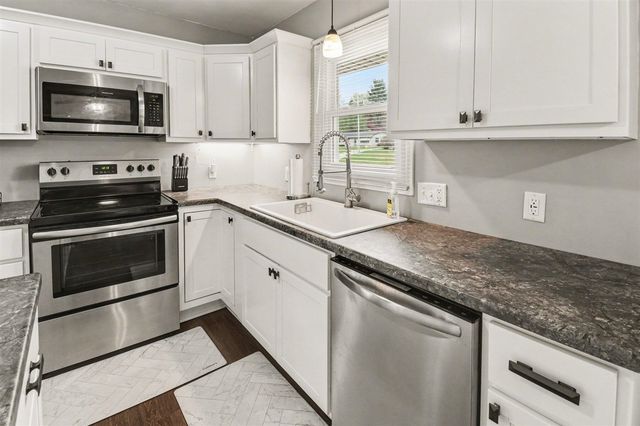 1040 6 Mile Road, Comstock Park, MI 49321