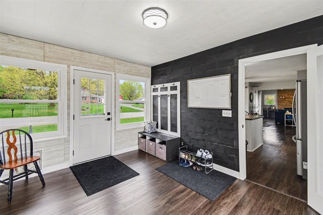 1040 6 Mile Road, Comstock Park, MI 49321