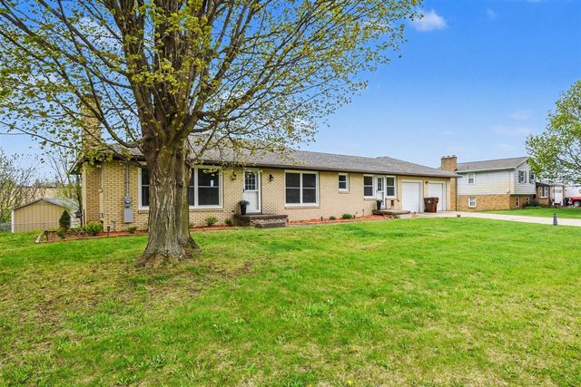 1040 6 Mile Road, Comstock Park, MI 49321
