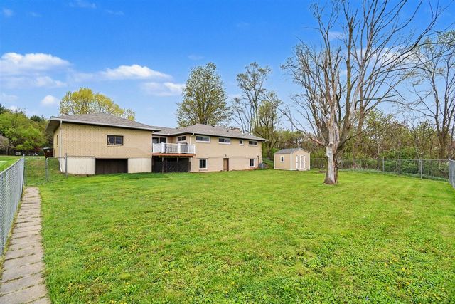 1040 6 Mile Road, Comstock Park, MI 49321