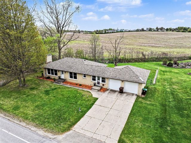 1040 6 Mile Road, Comstock Park, MI 49321