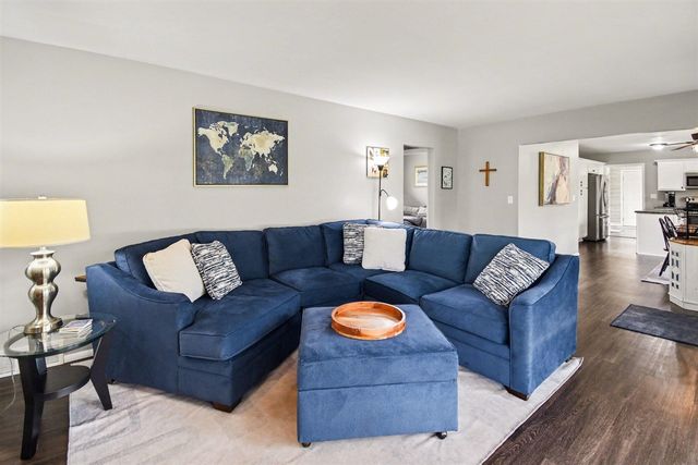 1040 6 Mile Road, Comstock Park, MI 49321