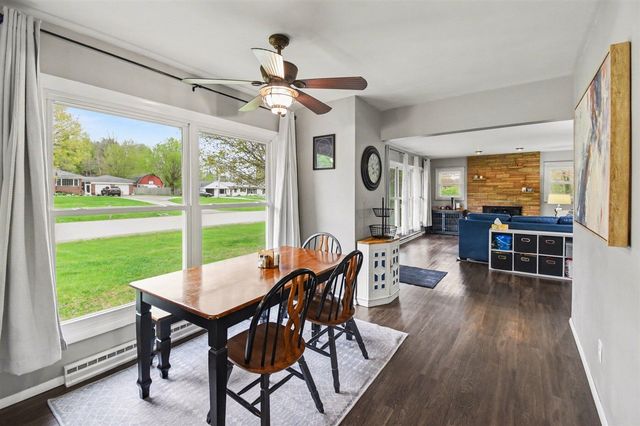 1040 6 Mile Road, Comstock Park, MI 49321