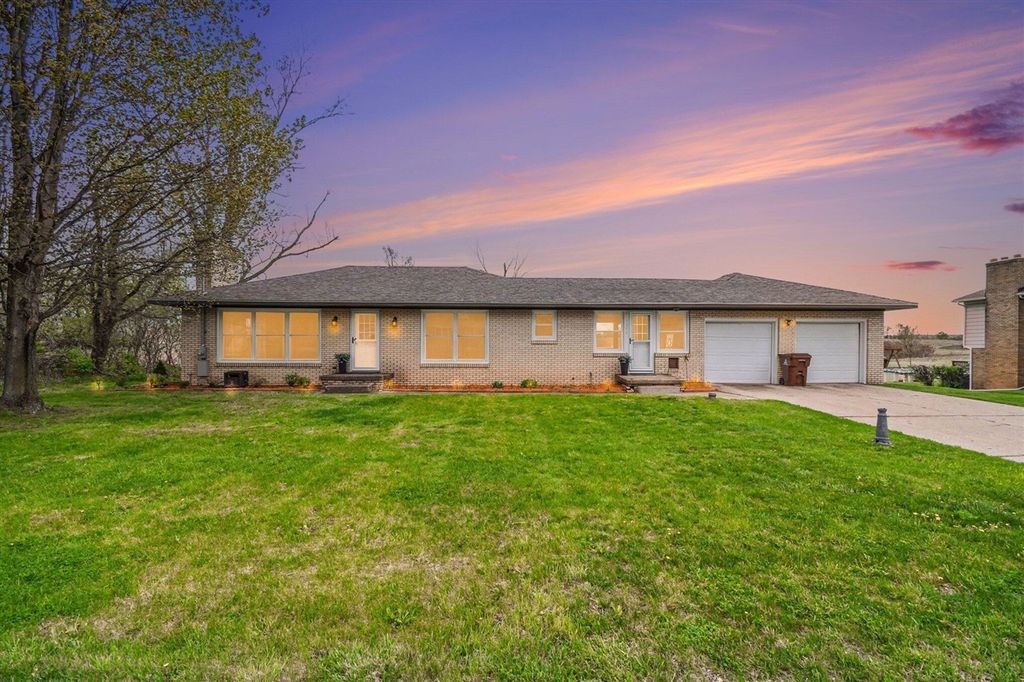1040 6 Mile Road, Comstock Park, MI 49321