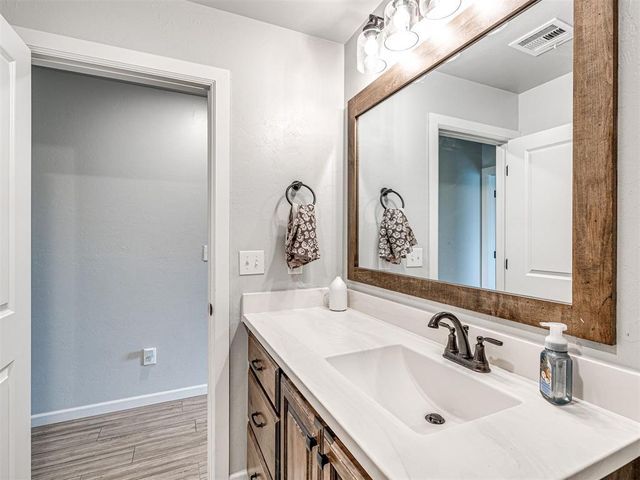 9140 NW 117th Street, Yukon, OK 73099