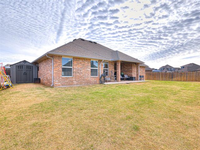9140 NW 117th Street, Yukon, OK 73099