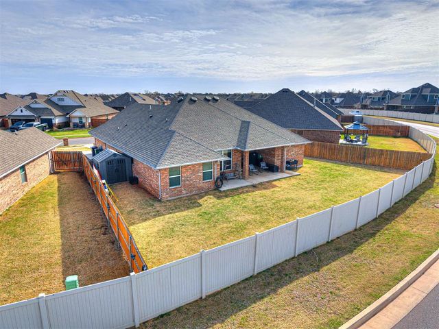 9140 NW 117th Street, Yukon, OK 73099