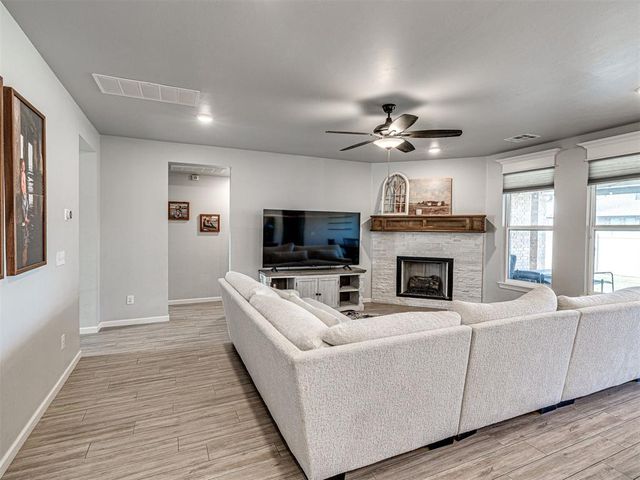 9140 NW 117th Street, Yukon, OK 73099