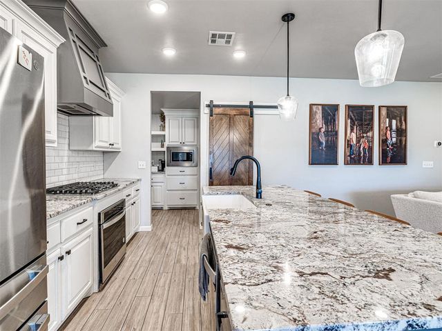 9140 NW 117th Street, Yukon, OK 73099