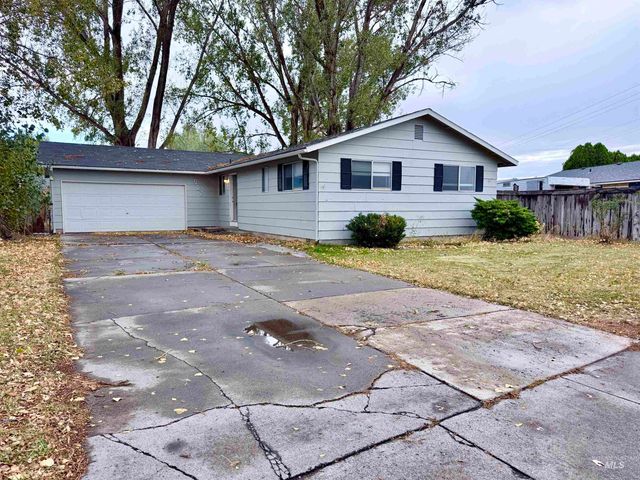 507 Tindall Ave, Mountain Home, ID 83647 property photo