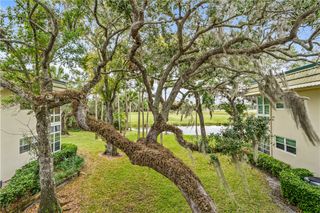 11 Vista Gardens Trail 204, Vero Beach, FL 32962