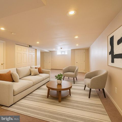 2923 TEESDALE ST, Philadelphia, PA 19152