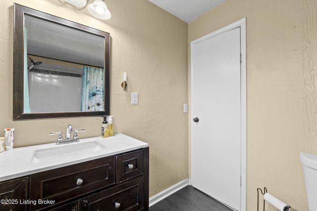 5180 Knob Creek Rd, Brooks, KY 40109