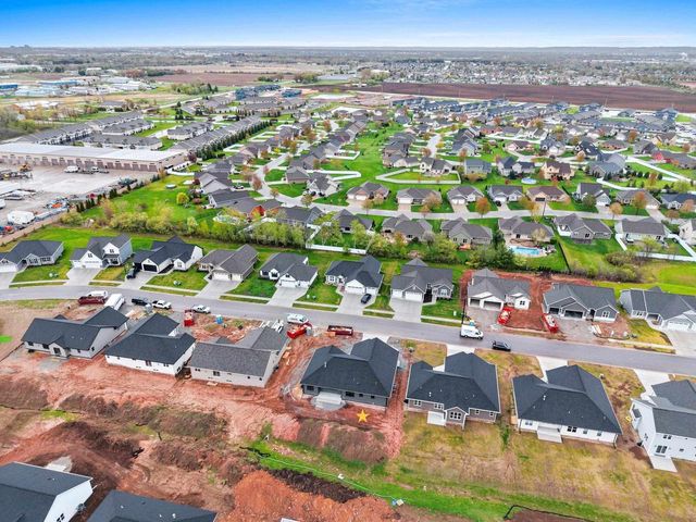 1423 CROSSROADS DRIVE, De Pere, WI 54115