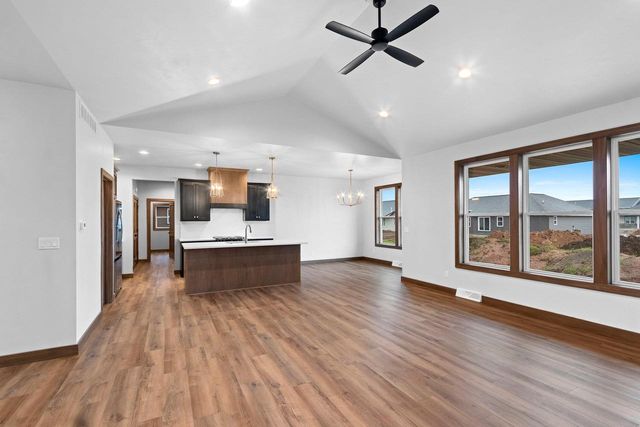 1423 CROSSROADS DRIVE, De Pere, WI 54115